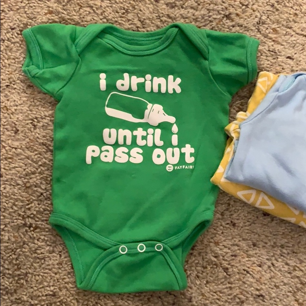 Bundle of 4, newborn size - Picture 3 of 4